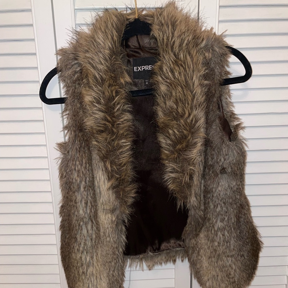 Express faux fur brown vest
